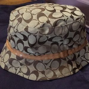 Coach bucket hat size M/L